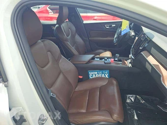 2024 Volvo S60 B5 Ultimate Dark - miniatura 18