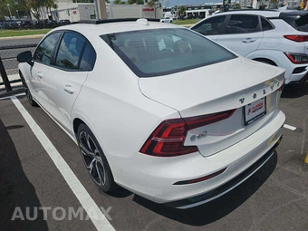 2024 Volvo S60 B5 Ultimate Dark - miniatura 2