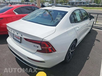 2024 Volvo S60 B5 Ultimate Dark - miniatura 3