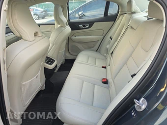 2024 Volvo S60 B5 Ultimate Dark - miniatura 13