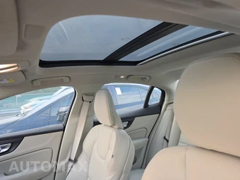 2024 Volvo S60 B5 Ultimate Dark - miniatura 18
