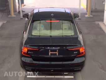 2024 Volvo S60 B5 Ultimate Dark - miniatura 5