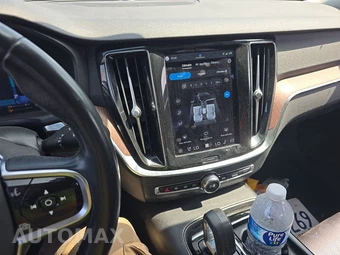 2024 Volvo S60 Recharge Plug-In Hybrid T8 Plus Dark Theme - miniatura 11