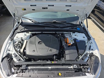 2024 Volvo S60 Recharge Plug-In Hybrid T8 Plus Dark Theme - miniatura 15