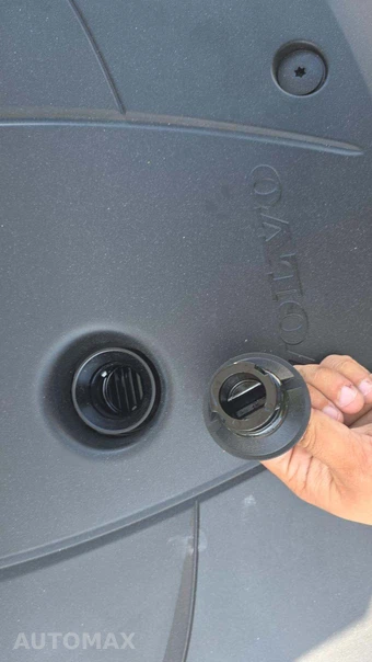 2024 Volvo S60 Recharge Plug-In Hybrid T8 Plus Dark Theme - miniatura 17