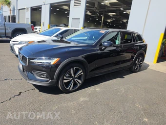 2024 Volvo V60 Cross Country B5 Plus