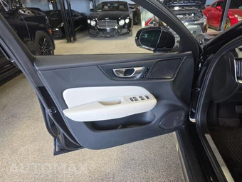 2024 Volvo V60 Cross Country B5 Ultimate – miniatura 9