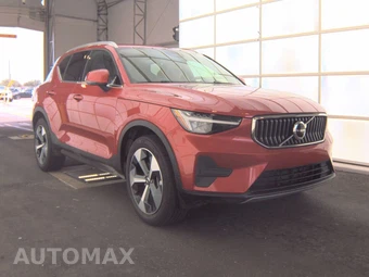 2024 Volvo XC40 B5 Core Bright Theme – miniatura 3