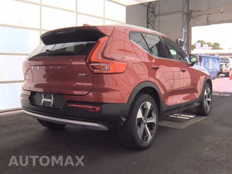 2024 Volvo XC40 B5 Core Bright Theme – miniatura 4
