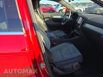 2024 Volvo XC40 B5 Core Bright Theme – miniatura 8
