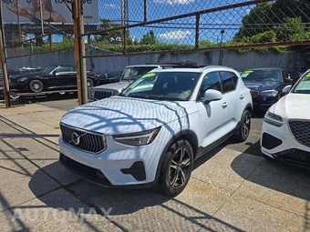 2024 Volvo XC40 B5 Core Bright Theme
