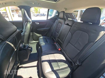 2024 Volvo XC40 B5 Core Bright Theme – miniatura 13