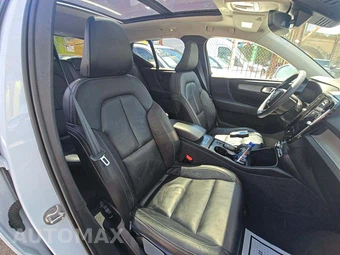 2024 Volvo XC40 B5 Core Bright Theme – miniatura 18