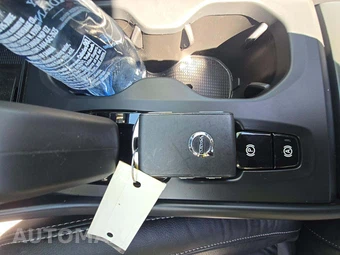 2024 Volvo XC40 B5 Core Bright Theme – miniatura 8