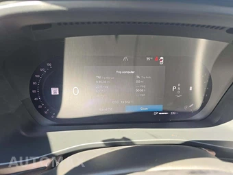 2024 Volvo XC40 B5 Core Bright Theme – miniatura 9