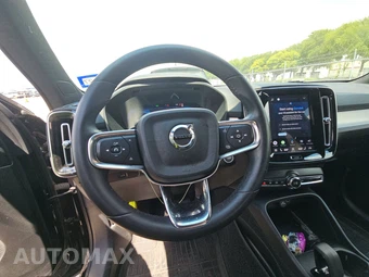 2024 Volvo XC40 B5 Core Bright Theme – miniatura 10