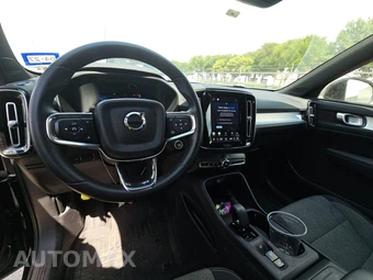 2024 Volvo XC40 B5 Core Bright Theme – miniatura 11