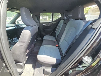 2024 Volvo XC40 B5 Core Bright Theme – miniatura 13