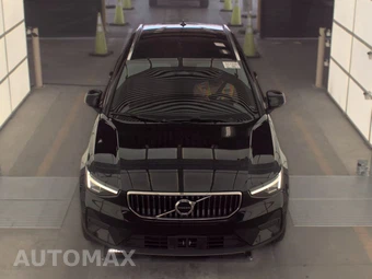 2024 Volvo XC40 B5 Core Bright Theme – miniatura 2