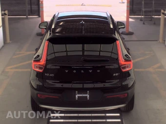 2024 Volvo XC40 B5 Core Bright Theme – miniatura 5