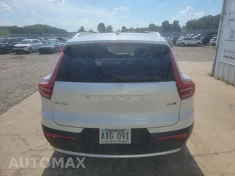 2024 Volvo XC40 B5 Core Bright Theme – miniatura 5