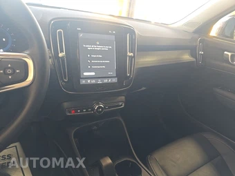 2024 Volvo XC40 B5 Core Bright Theme – miniatura 11