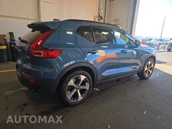 2024 Volvo XC40 B5 Core Bright Theme – miniatura 4