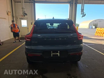 2024 Volvo XC40 B5 Core Bright Theme – miniatura 5