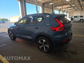 2024 Volvo XC40 B5 Core Bright Theme – miniatura 6