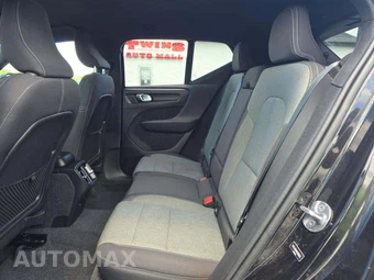2024 Volvo XC40 B5 Core Bright Theme – miniatura 10