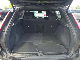 2024 Volvo XC40 B5 Core Bright Theme – miniatura 11