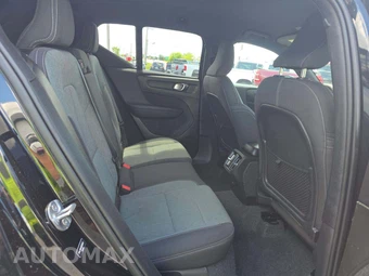 2024 Volvo XC40 B5 Core Bright Theme – miniatura 13