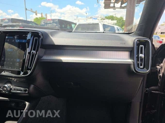 2024 Volvo XC40 B5 Core Bright Theme – miniatura 16