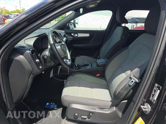 2024 Volvo XC40 B5 Core Bright Theme – miniatura 3