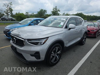 2024 Volvo XC40 B5 Core Bright Theme