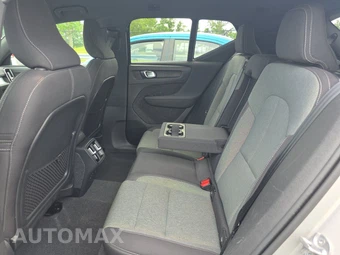 2024 Volvo XC40 B5 Core Bright Theme – miniatura 13