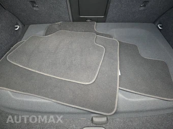 2024 Volvo XC40 B5 Core Bright Theme – miniatura 16