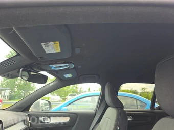 2024 Volvo XC40 B5 Core Bright Theme – miniatura 17