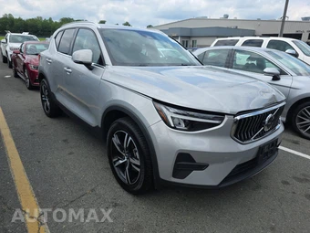2024 Volvo XC40 B5 Core Bright Theme – miniatura 3