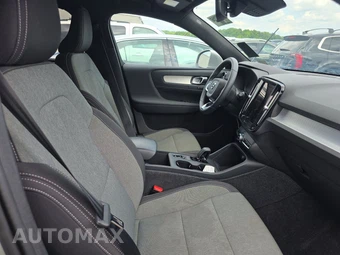 2024 Volvo XC40 B5 Core Bright Theme – miniatura 8