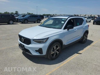 2024 Volvo XC40 B5 Core Bright Theme