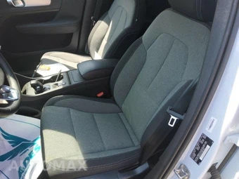 2024 Volvo XC40 B5 Core Bright Theme – miniatura 14