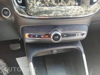 2024 Volvo XC40 B5 Core Bright Theme – miniatura 19