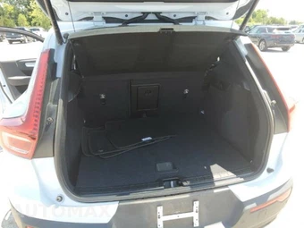 2024 Volvo XC40 B5 Core Bright Theme – miniatura 24