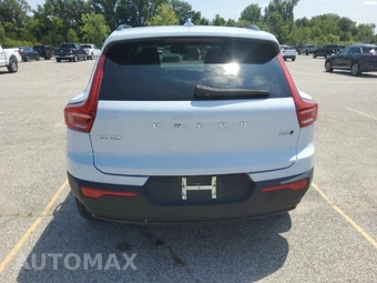 2024 Volvo XC40 B5 Core Bright Theme – miniatura 5