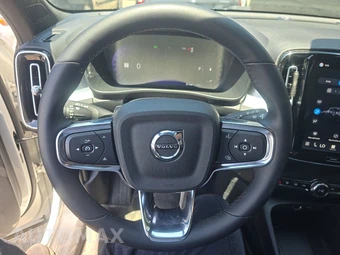 2024 Volvo XC40 B5 Core Bright Theme - miniatura 10