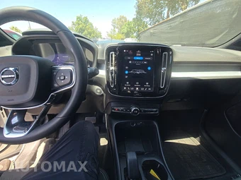2024 Volvo XC40 B5 Core Bright Theme - miniatura 11