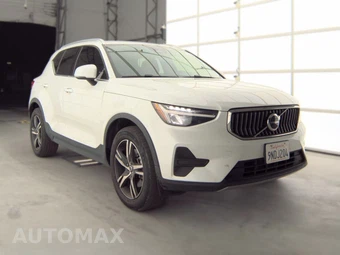 2024 Volvo XC40 B5 Core Bright Theme - miniatura 3