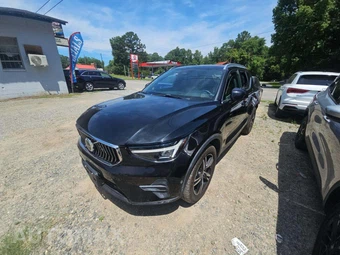 2024 Volvo XC40 B5 Core Bright Theme