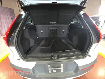 2024 Volvo XC40 B5 Core Bright Theme - miniatura 16